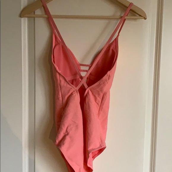 Pink bathing suit - Picture 2 of 3